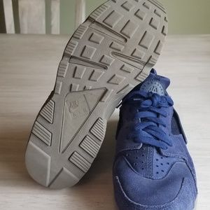Nike Shoes - Mens Nike Air Huarache sneakers Nike Shoes - Mens Nike Air Huarache sneakers